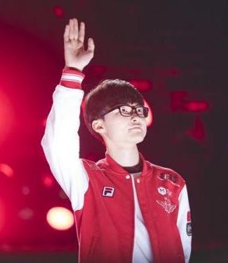 FlyQuest 签下罗马尼亚 AWPer regali