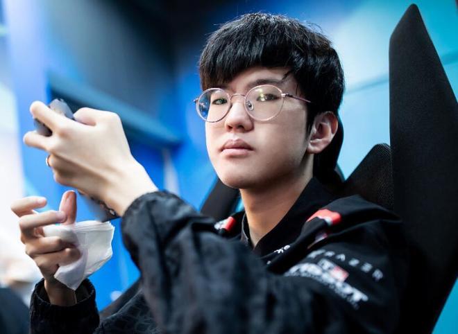 十三水实战：如何通过观察对手前几轮的摆牌偏好进行“大数据”反击。（十三水实战：洞察对手前几轮摆牌习惯，数据化反击指南）